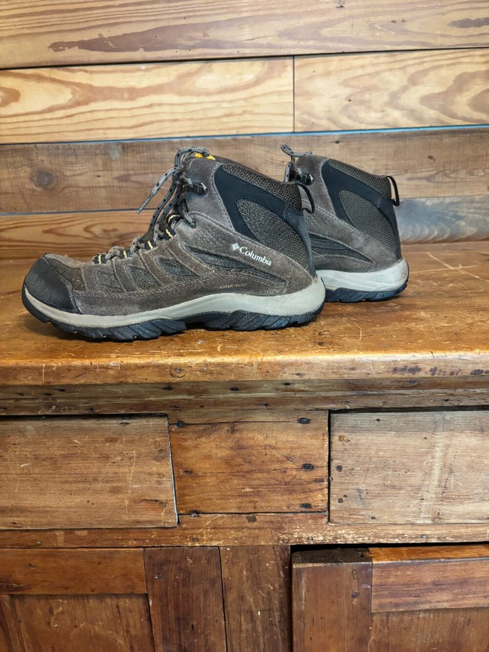 Men's Columbia Leather Hiking Boots Size 9